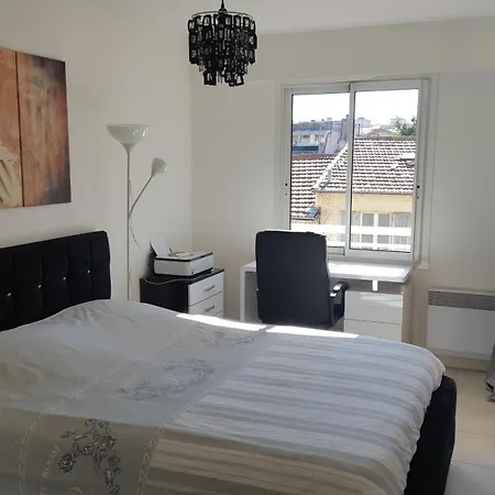 Apartamento Studio En Front De Mer, Proche Aeroport De *